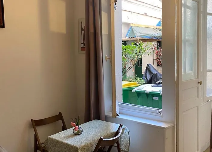 Loge, Facing Gare Du Nord Appartement Parijs